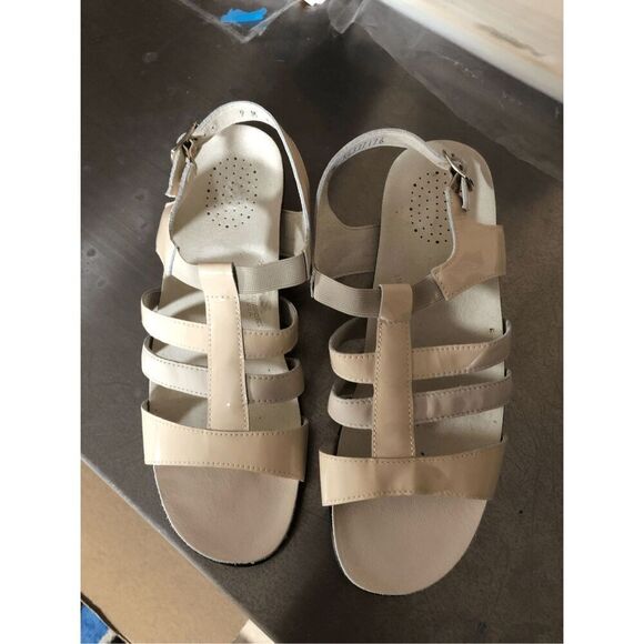 SAS Allegro Strappy Sandals Size 9 M ivory **Looks Brand New*** - Picture 1 of 5